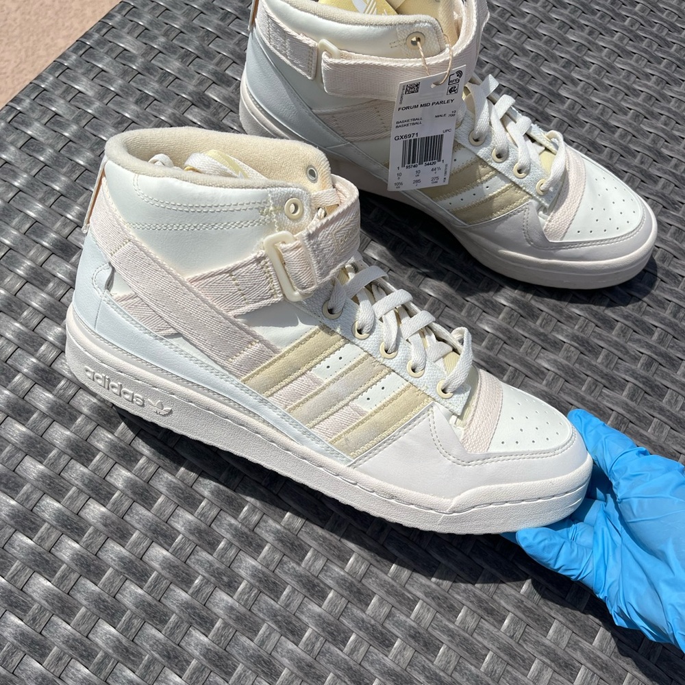 Forum Mid Parley Adidas Sneakers in Cream and Off-White - Picture 2 of 13